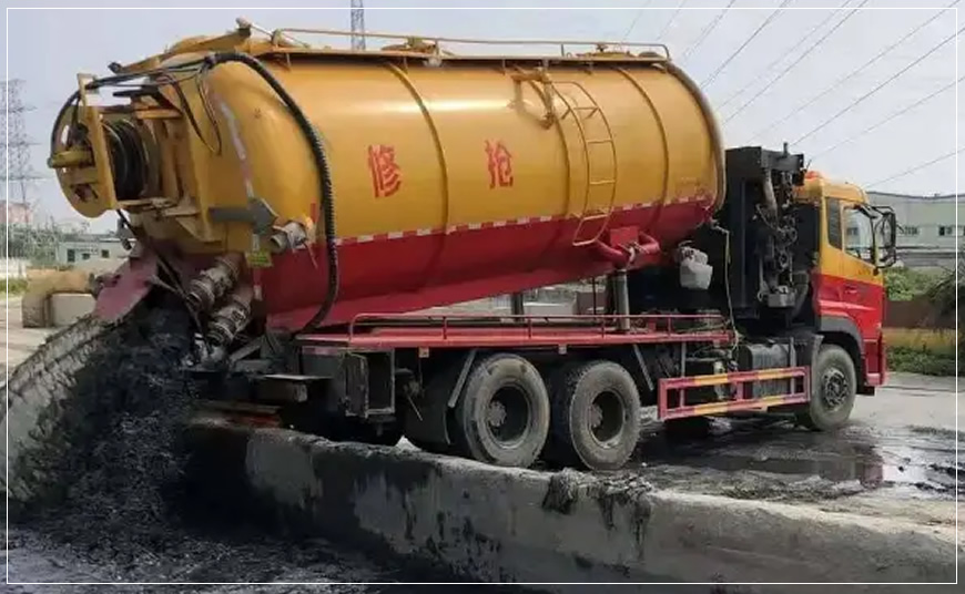 治多沉淀池清理案例